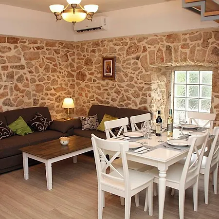 Mala Kuca Za Veliki Odmor Šilo