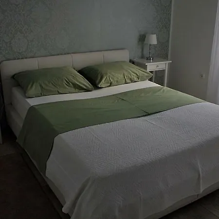 Mala Kuca Za Veliki Odmor *