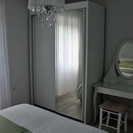 Holiday home Mala Kuca Za Veliki Odmor