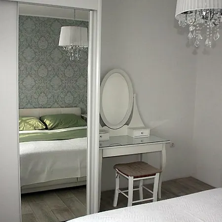 Mala Kuca Za Veliki Odmor *