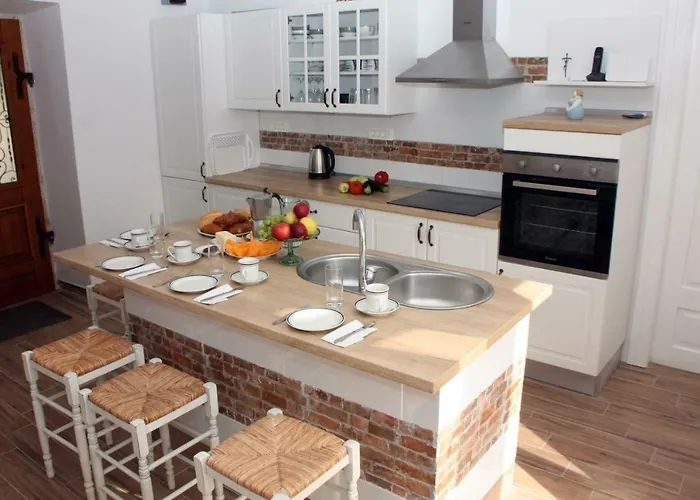 Mala Kuca Za Veliki Odmor