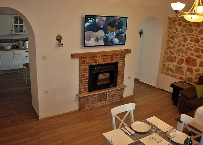 Mala Kuca Za Veliki Odmor Сasa de vacaciones *