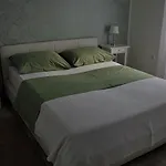 Mala Kuca Za Veliki Odmor *